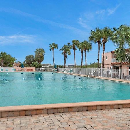 Picturesque Waterfront Studio クリアウォーター・ビーチ エクステリア 写真
